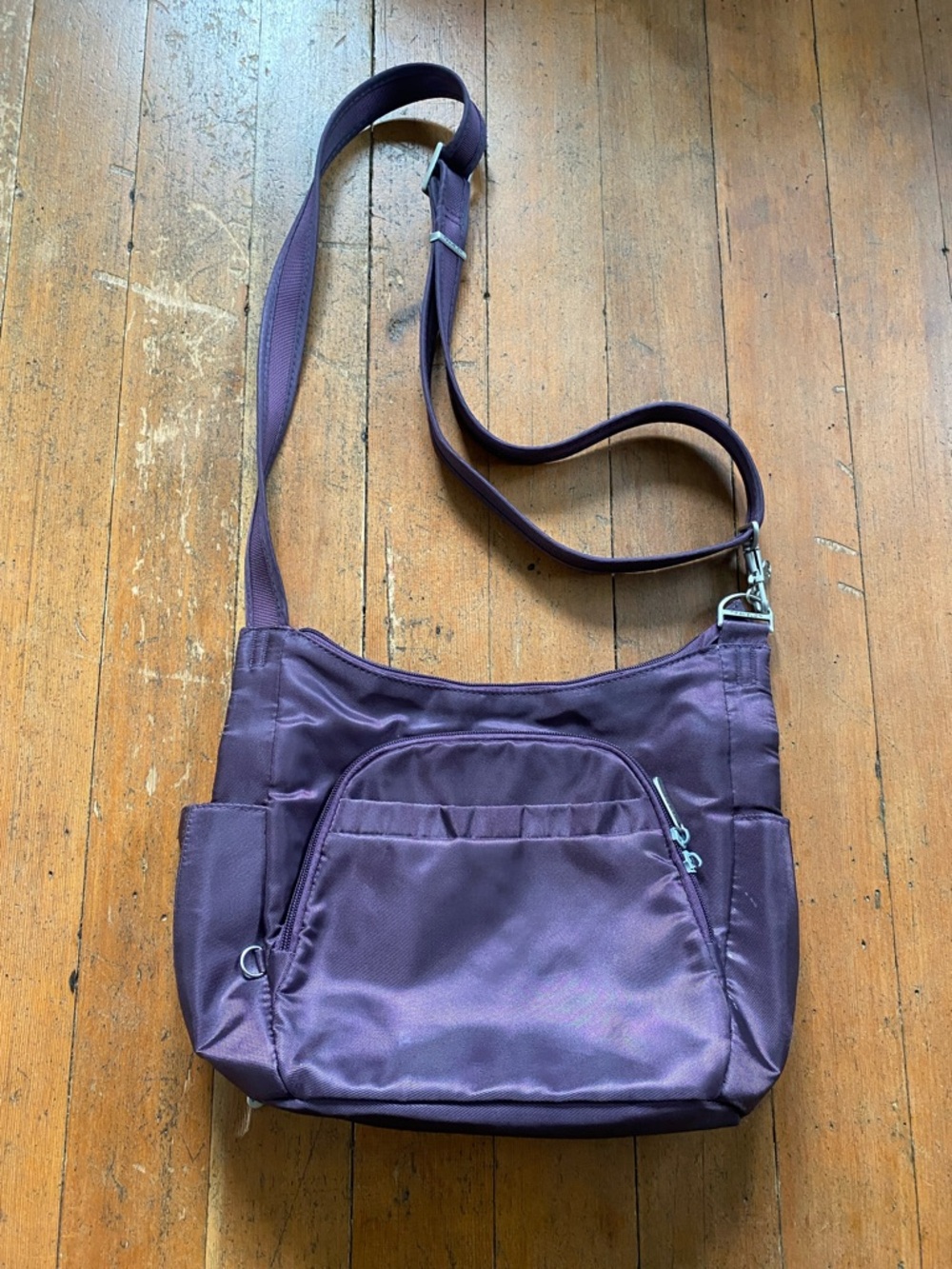 Travelon rfid anti theft Purple Crossbody Nylon Shoulder Bag